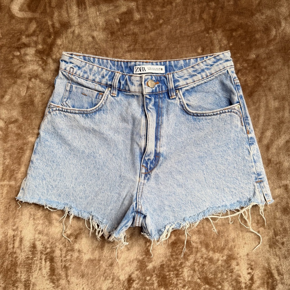 Zara Women's Frayed Hem Light Blue Jean Shorts